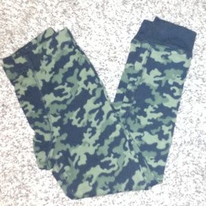Little boys sz 4/5 camo thermal pants